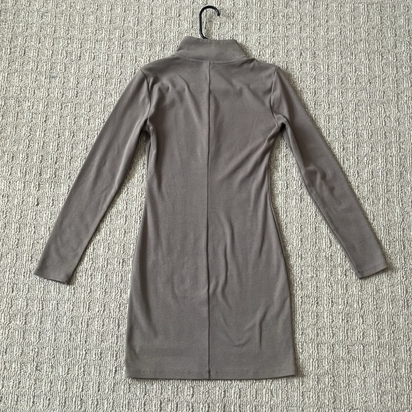 Aritzia Sunday Best Taupe Gray Beige Half-Zip Mock neck Long Sleeve Mini Dress M - Picture 4 of 9